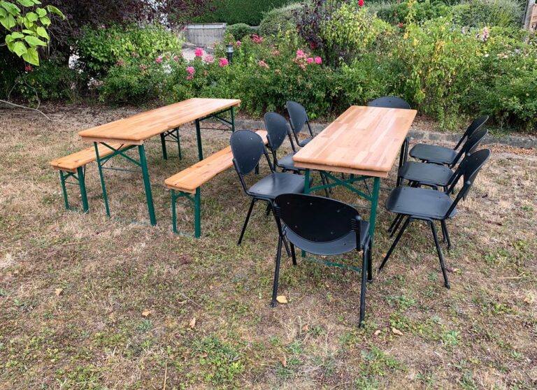 tables pliantes / bancs kermesse/ chaises